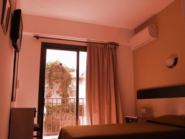 Imagen de la habitación del Hostal Horizonte, San Antonio [Centro]. Foto 4