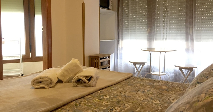 Imagen de la habitación del Hostal Hospedaje Torre&oacute;n. Foto 8