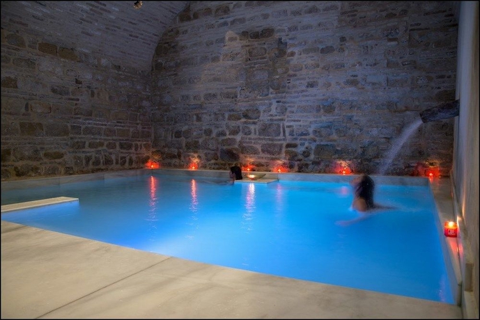 Imagen de la piscina del Hostal Hospederia Baños Arabes De Cordoba. Foto 6