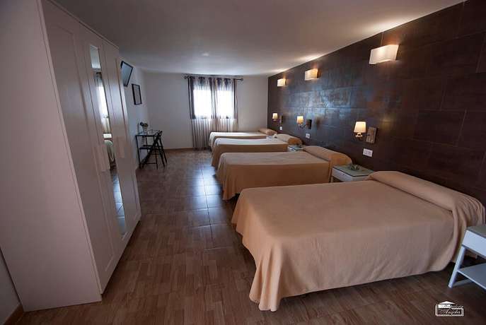 Imagen de la habitación del Hostal Hospedería Los Angeles. Foto 16