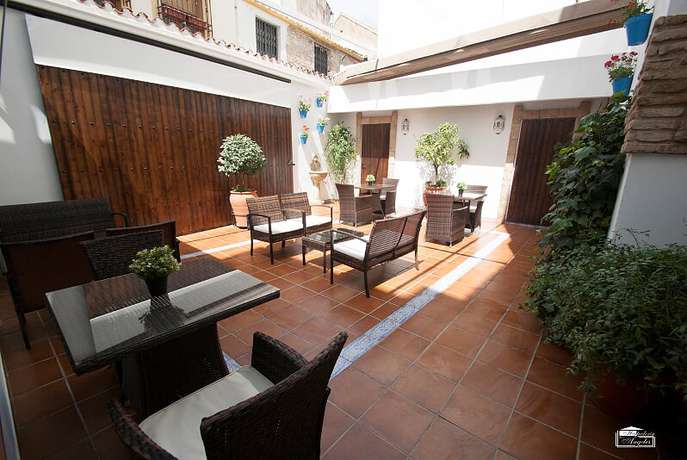 Imagen de los exteriores del Hostal Hospedería Los Angeles. Foto 28