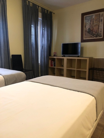 Imagen de la habitación del Hostal Hospedería Luís De Góngora. Foto 2