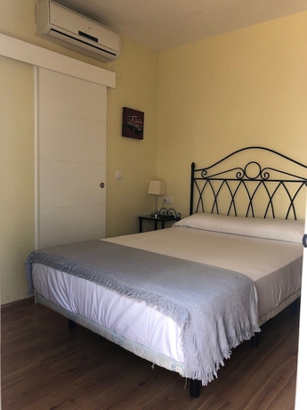 Imagen de la habitación del Hostal Hospedería Luís De Góngora. Foto 5