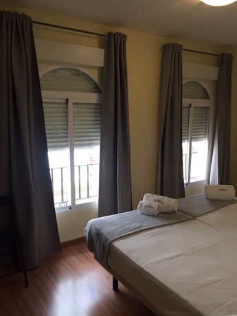 Imagen de la habitación del Hostal Hospedería Luís De Góngora. Foto 6