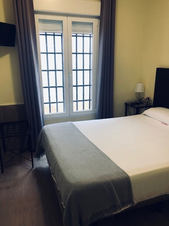 Imagen de la habitación del Hostal Hospedería Luís De Góngora. Foto 8