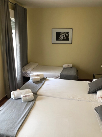 Imagen de la habitación del Hostal Hospedería Luís De Góngora. Foto 10