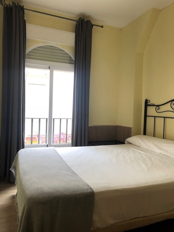 Imagen de la habitación del Hostal Hospedería Luís De Góngora. Foto 11