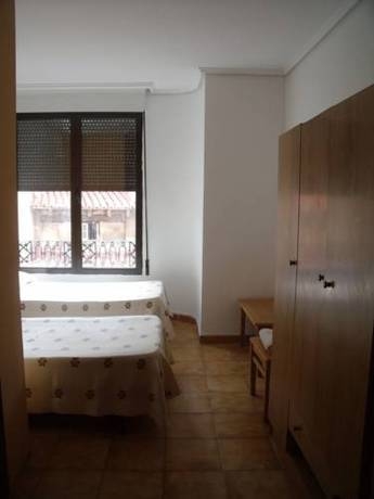 Imagen de los interiores del Hostal Hostal Bisbal. Foto 11