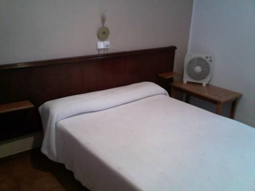 Imagen de la habitación del Hostal Hostal Bisbal. Foto 5
