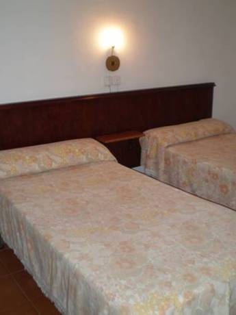 Imagen de los interiores del Hostal Hostal Bisbal. Foto 16