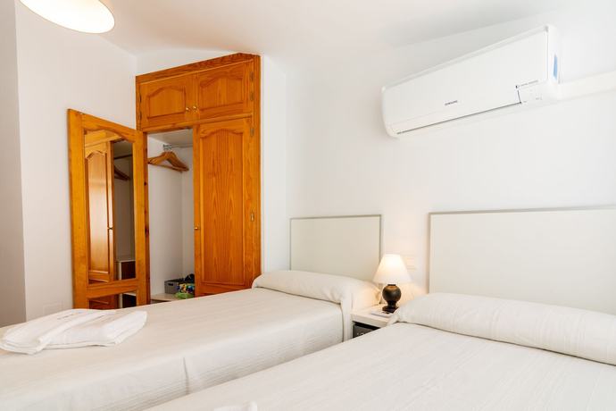 Imagen de la habitación del Hostal Hostal Boutique Luna de Nerja OLIVE OIL FREE DEGUSTATION & SALE. Foto 11