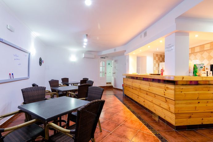 Imagen de los interiores del Hostal Hostal Boutique Luna de Nerja OLIVE OIL FREE DEGUSTATION & SALE. Foto 16