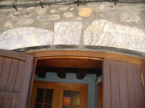 Imagen de los exteriores del Hostal Hostal Casa Lacreu. Foto 10