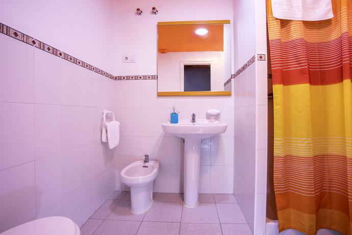 Imagen de la habitación del Hostal Hostal Ciudad Jardin Malaga. Foto 2