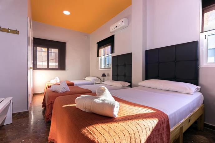 Imagen de la habitación del Hostal Hostal Ciudad Jardin Malaga. Foto 4