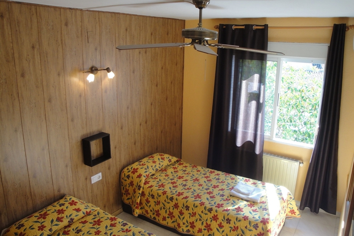 Imagen de la habitación del Hostal Hostal Cristina, Denia. Foto 2