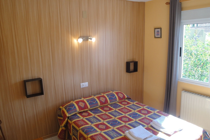 Imagen de la habitación del Hostal Hostal Cristina, Denia. Foto 5