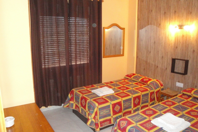 Imagen de la habitación del Hostal Hostal Cristina, Denia. Foto 8