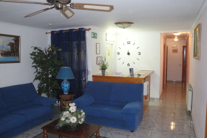 Imagen de los interiores del Hostal Hostal Cristina, Denia. Foto 16