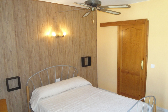 Imagen de la habitación del Hostal Hostal Cristina, Denia. Foto 12