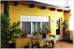 Imagen de los exteriores del Hostal Hostal Escartín. Foto 8