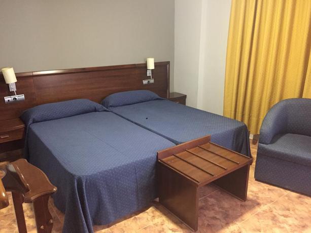 Imagen de la habitación del Hostal Hostal Garballo. Foto 2