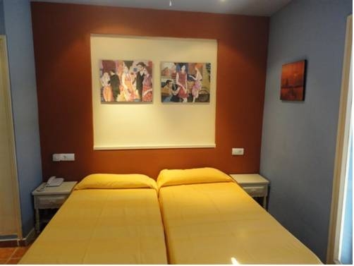 Imagen de la habitación del Hostal Hostal Los Caracoles. Foto 3