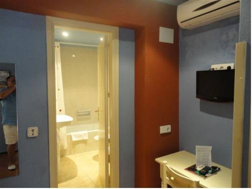 Imagen de la habitación del Hostal Hostal Los Caracoles. Foto 12