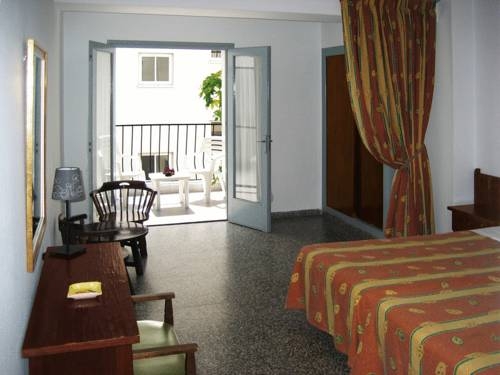 Imagen de la habitación del Hostal Hostal Pitiusa. Foto 4