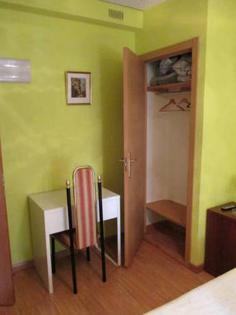 Imagen de la habitación del Hostal Hostal Pradillo. Foto 4