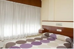 Imagen de la habitación del Hostal Hostal Roma. Foto 3