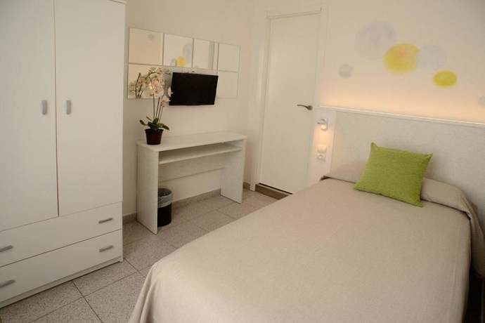 Imagen de la habitación del Hostal Hostal Tarba. Foto 10