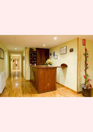 Imagen general del Hostal Hostal Valle De Tena. Foto 7