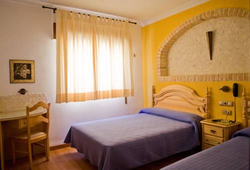 Imagen de la habitación del Hostal Hostal la Campana. Foto 11