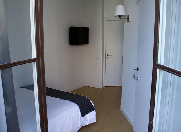 Imagen de la habitación del Hostal Hostalin Barcelona Diputación. Foto 5