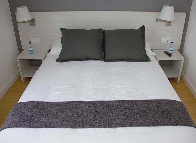 Imagen de la habitación del Hostal Hostalin Barcelona Diputación. Foto 8