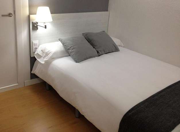 Imagen de la habitación del Hostal Hostalin Barcelona Diputación. Foto 10