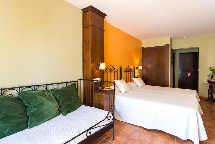 Imagen general del Hostal Hostel El Escudo De Mijas. Foto 4