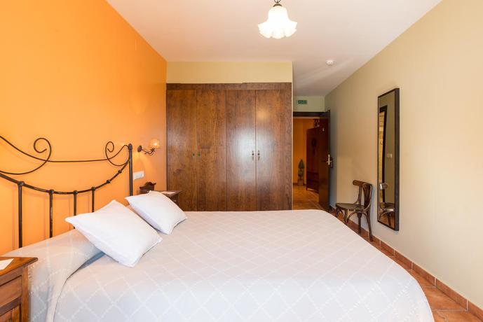 Imagen general del Hostal Hostel El Escudo De Mijas. Foto 6