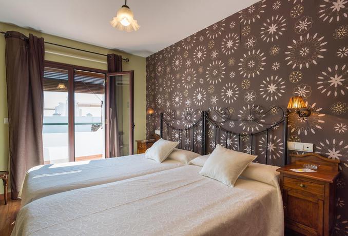 Imagen general del Hostal Hostel El Escudo De Mijas. Foto 8