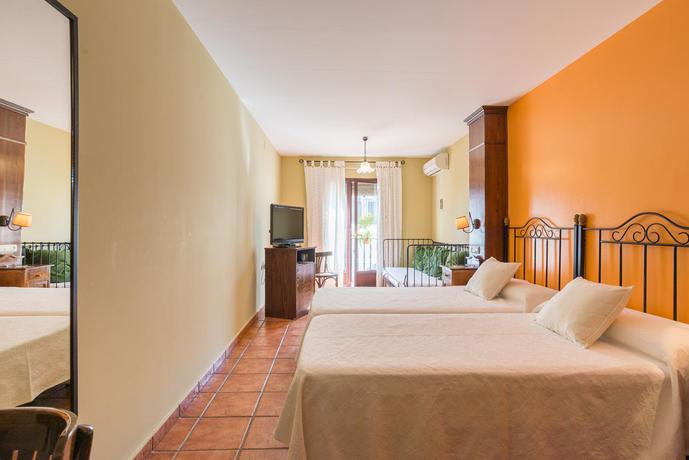 Imagen general del Hostal Hostel El Escudo De Mijas. Foto 10