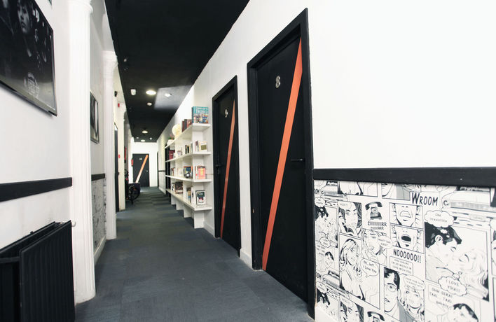 Imagen de los interiores del Hostal Hostels Meetingpoint. Foto 10