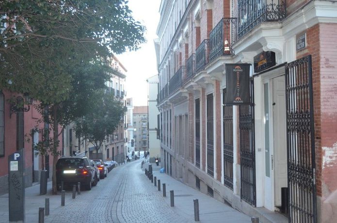 Imagen de los exteriores del Hostal Hostels Meetingpoint. Foto 7