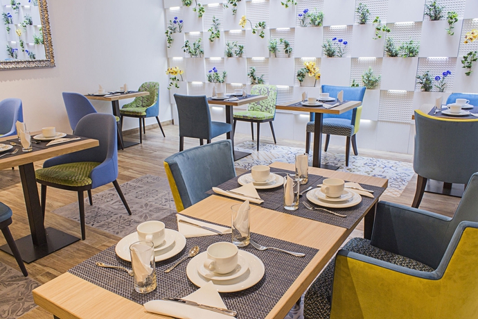 Imagen del bar/restaurante del Hostal Hostemplo Sagrada Familia. Foto 11