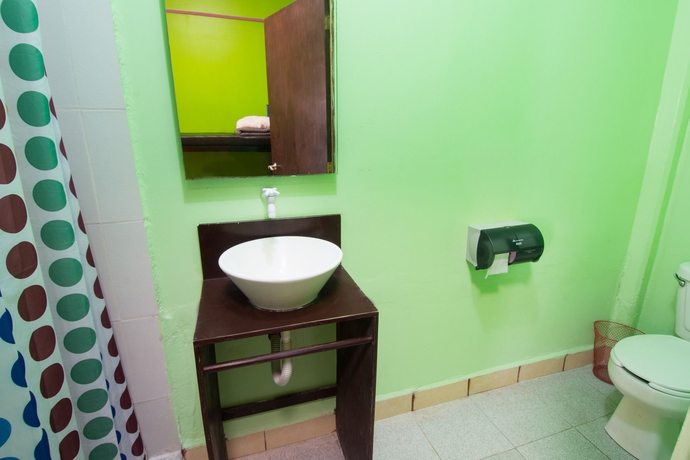 Imagen de la habitación del Hostal Hotel Amigo Suites. Foto 4