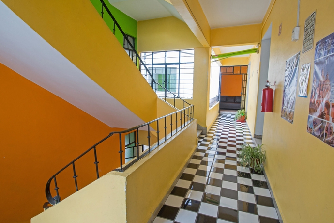 Imagen de los interiores del Hostal Hotel Amigo Suites. Foto 13