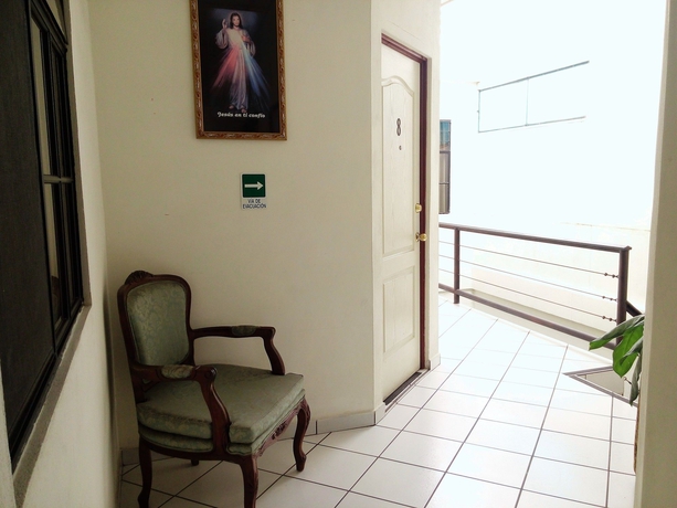 Imagen de los interiores del Hostal Hotel Armon&iacute;a. Foto 15