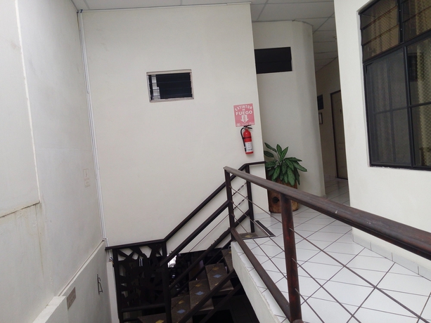 Imagen de los interiores del Hostal Hotel Armon&iacute;a. Foto 16