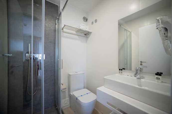 Imagen de la habitación del Hostal Hotel Canada. Foto 17