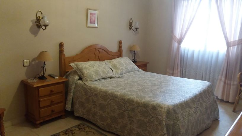 Imagen de la habitación del Hostal Hotel Covadonga. Foto 6